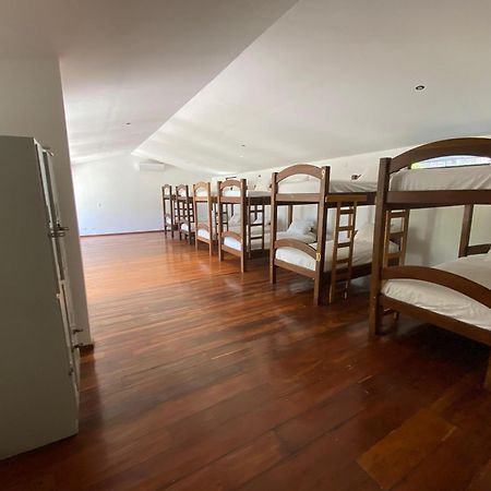 Casa Aura: Beachfront Premium Hostel 塔马林多 外观 照片